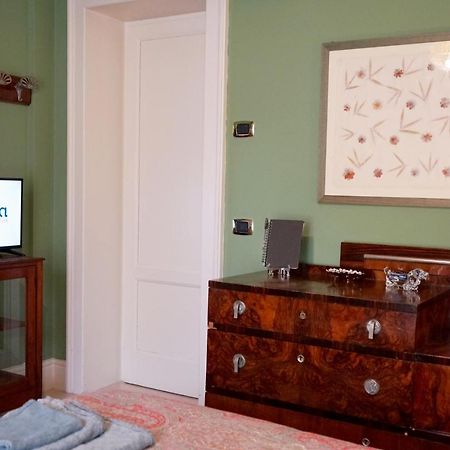 Appartamento Di Fronte Al Mare By Apulia Accommodation Bari Exterior foto