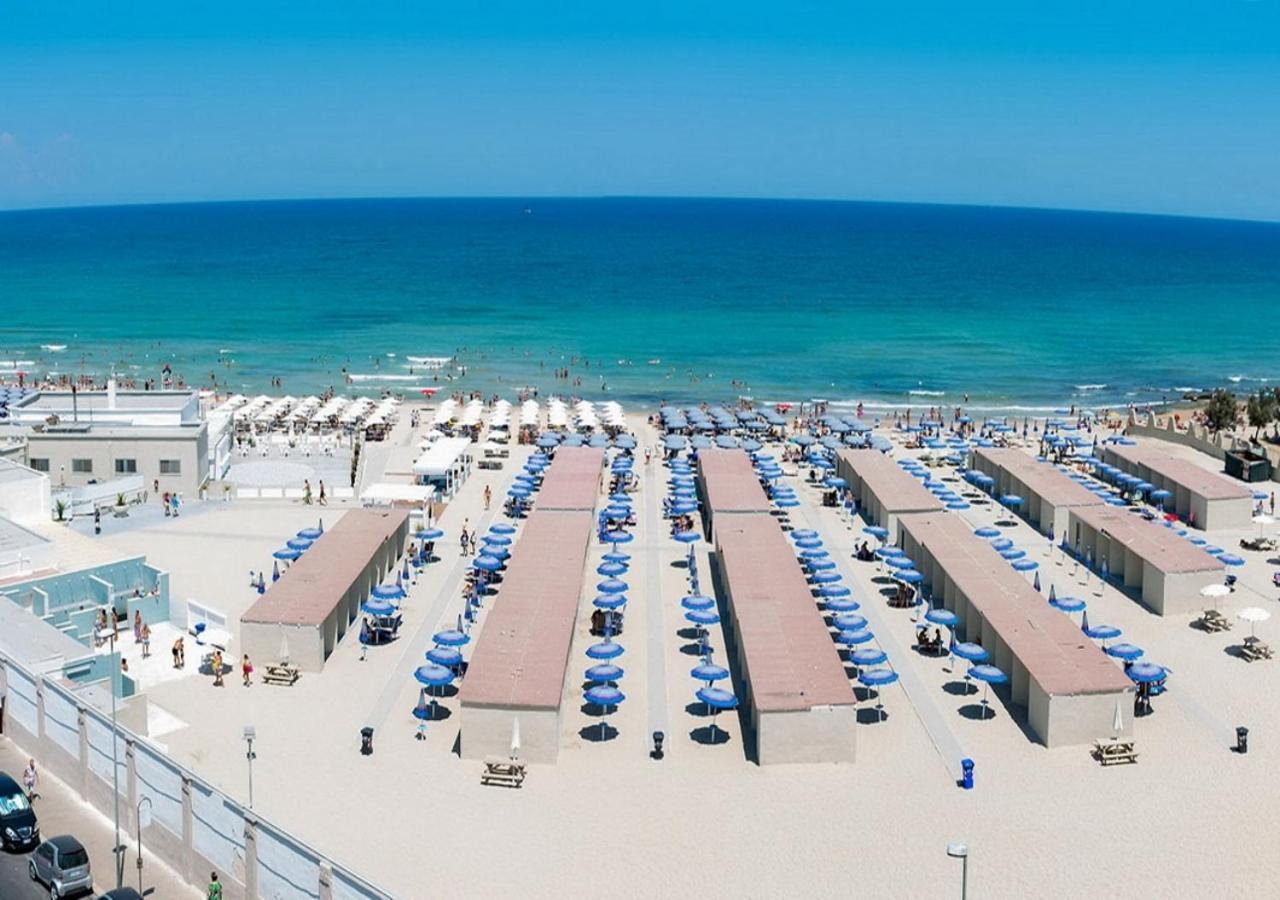 Appartamento Di Fronte Al Mare By Apulia Accommodation Bari Exterior foto